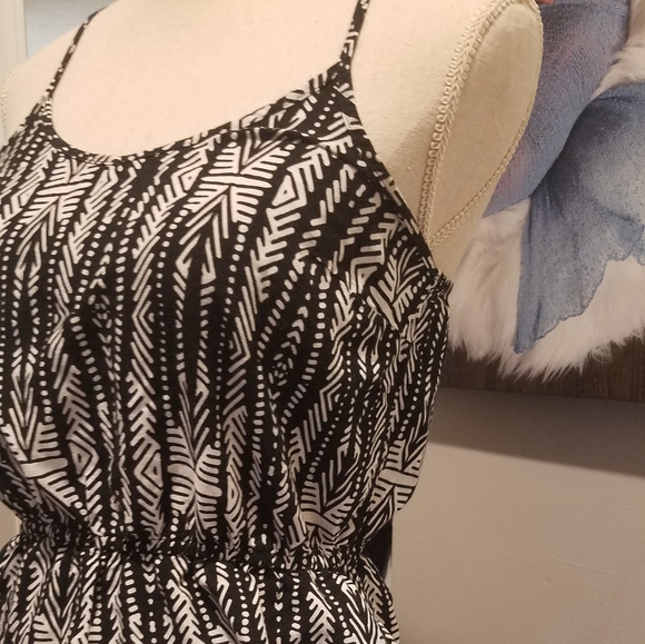 Romper - Picture 2 of 4